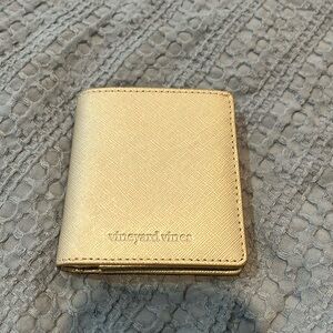 Vineyard Vines Wallet NWOT